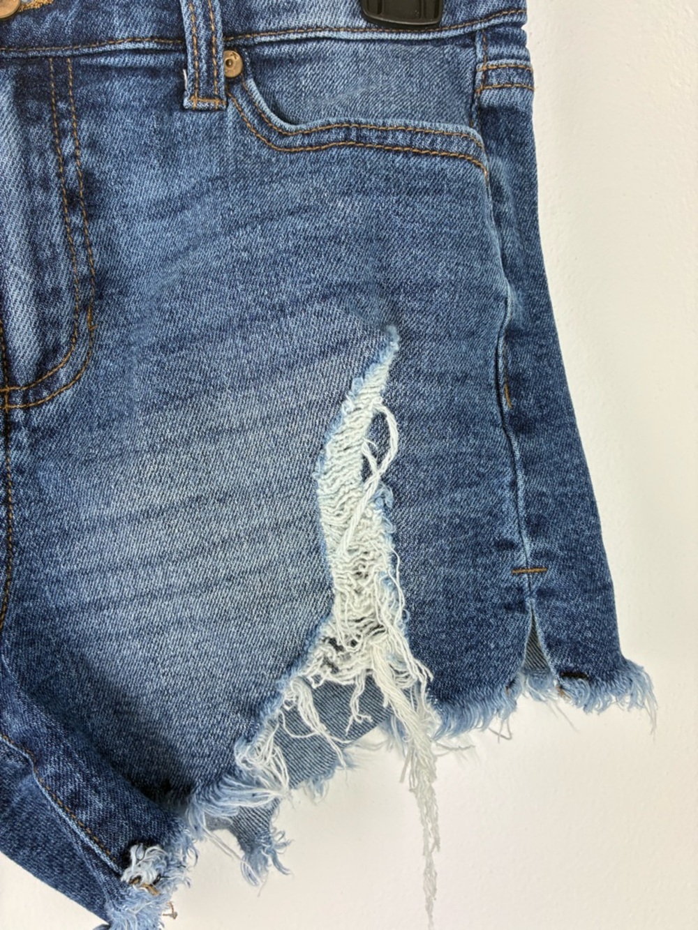 Kendall + Kylie Distressed Denim Shorts Raw Hem High Rise Size 3/26 - Picture 3 of 8